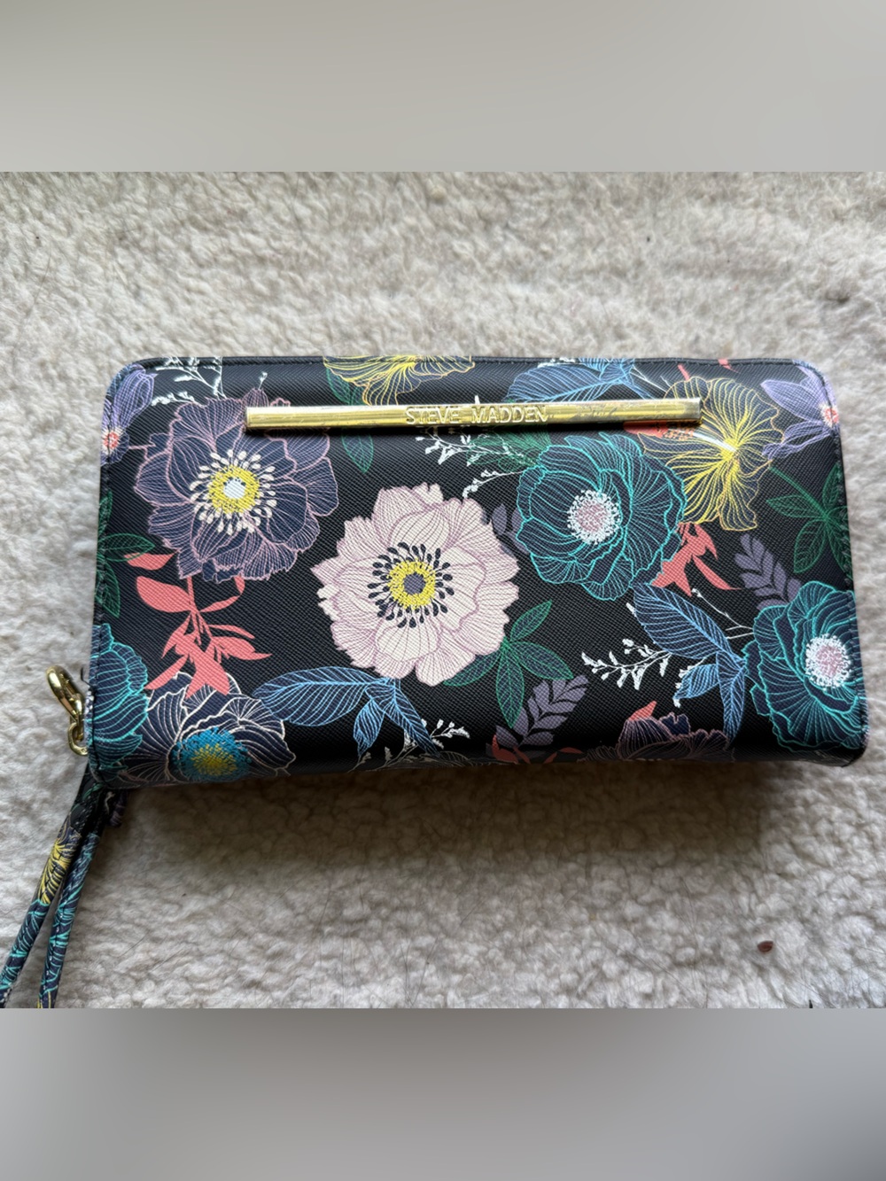 Steve Madden Black Floral Zip Wallet Wristlet